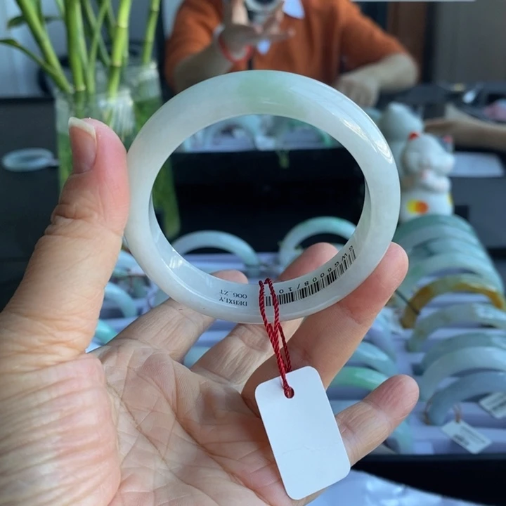 翡翠未镶嵌手镯翡翠手镯