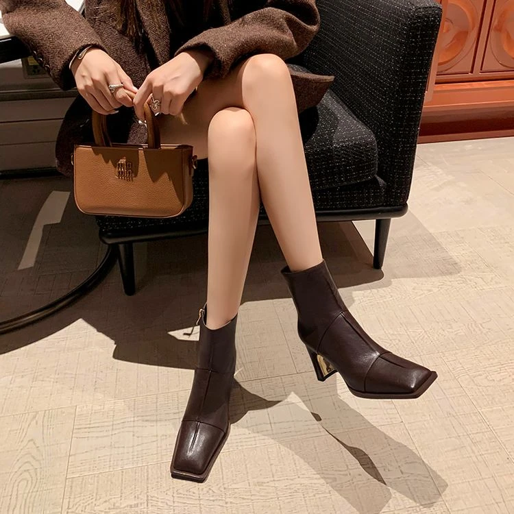 DJ时尚短靴-A3697棕色