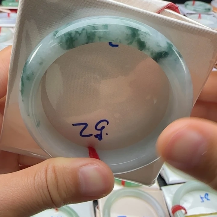 未镶嵌手镯翡翠翡翠手镯