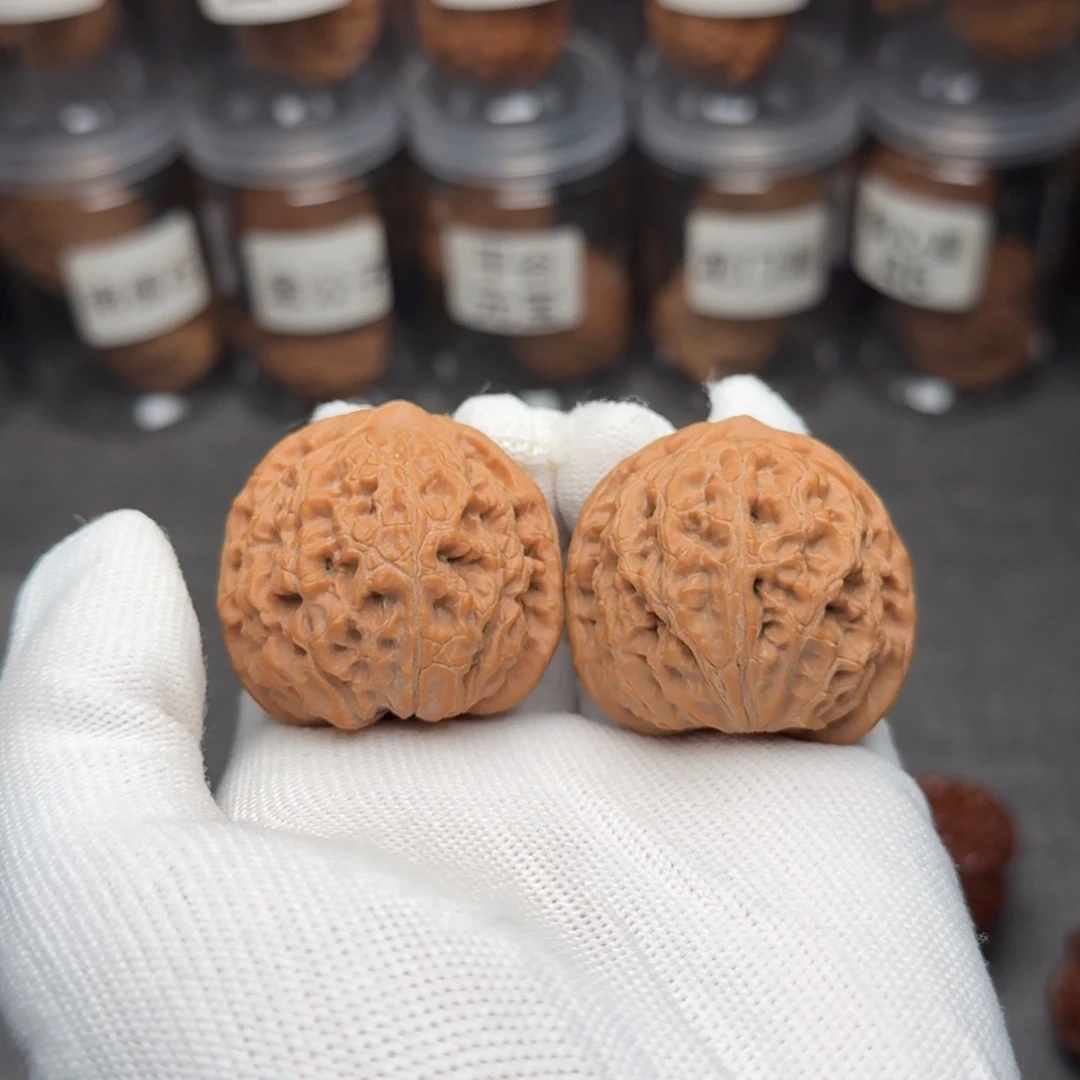 口***哥文玩核桃把件全品水龙