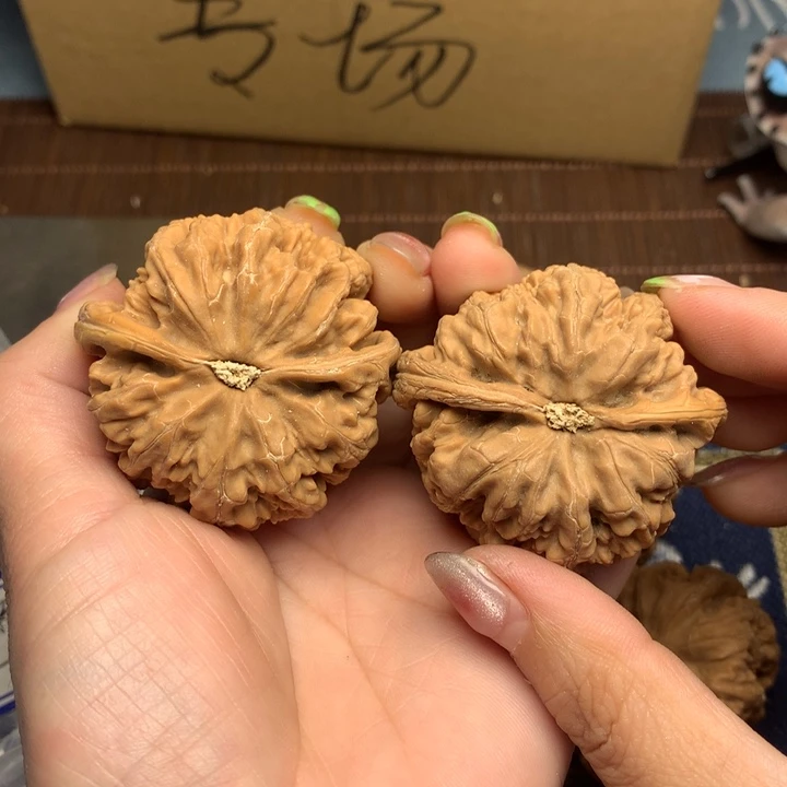 吊坠文玩核桃?***肉粗筋