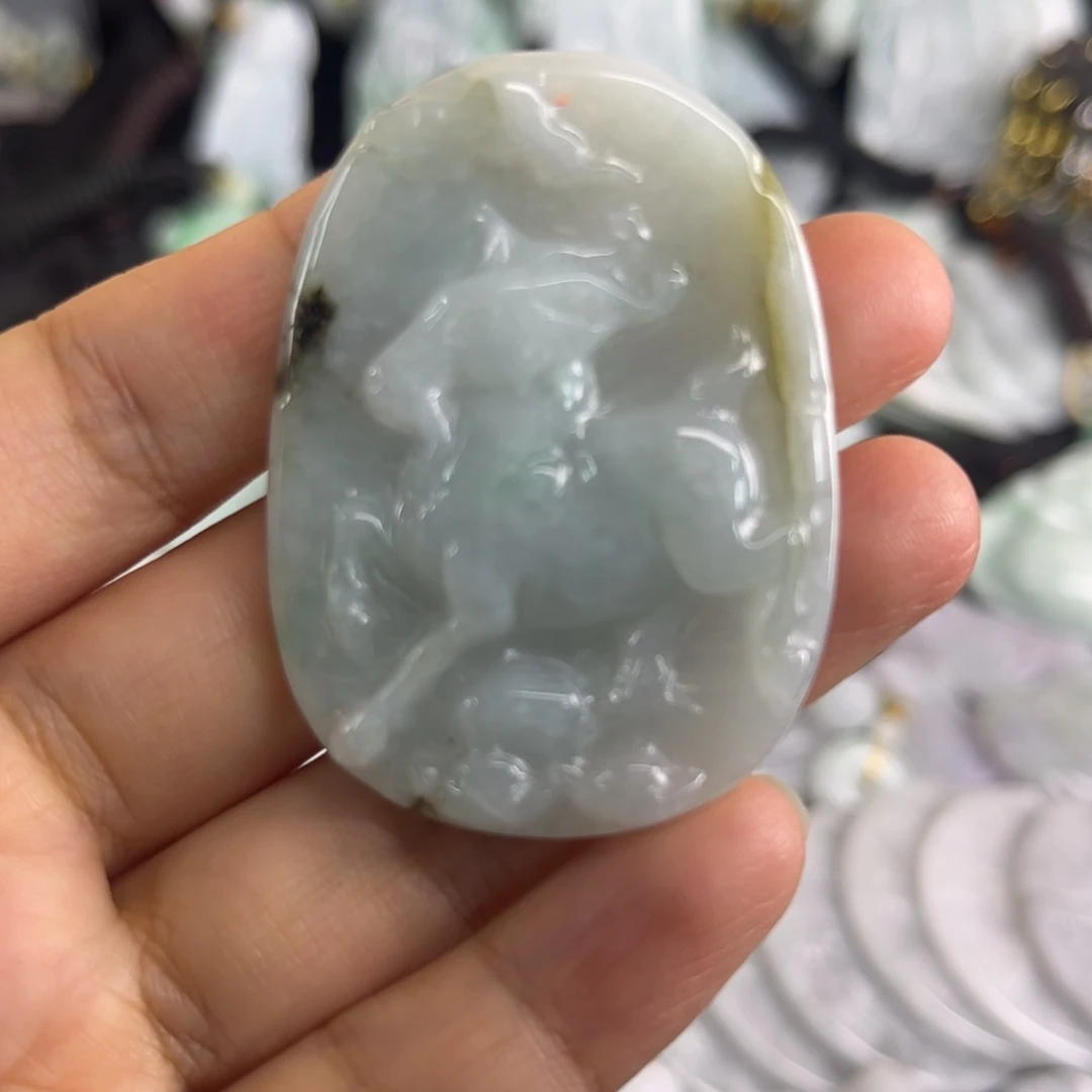 翡翠未镶嵌吊坠(不含链)瑕疵