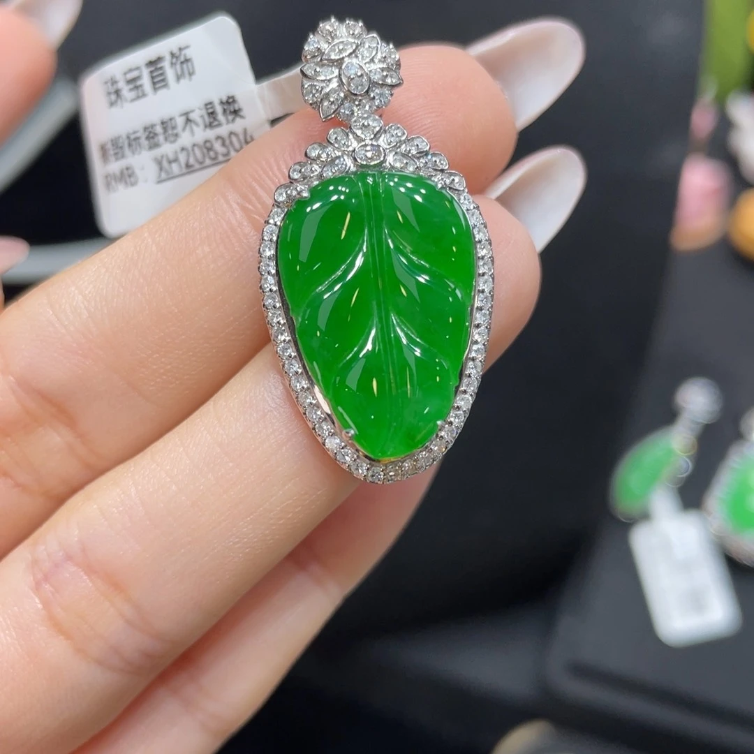 翡翠颈饰18K金镶嵌天然缅甸翡翠a货