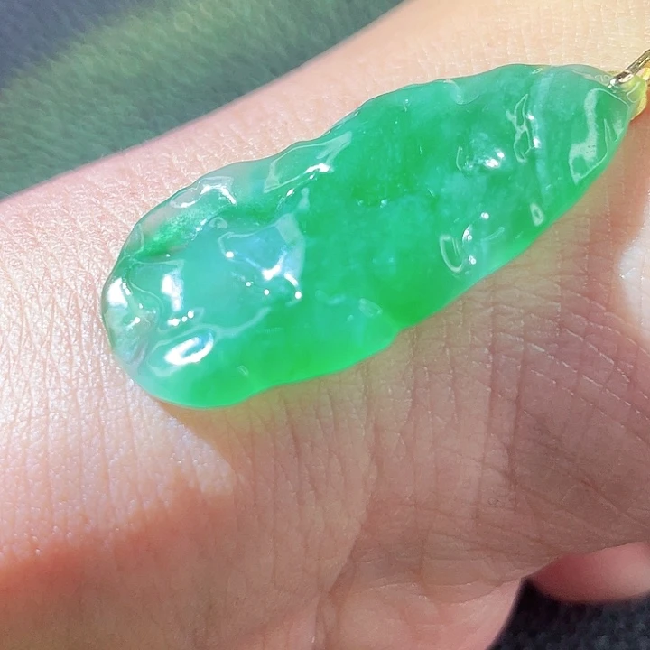 翡翠18K金镶嵌颈饰翡翠