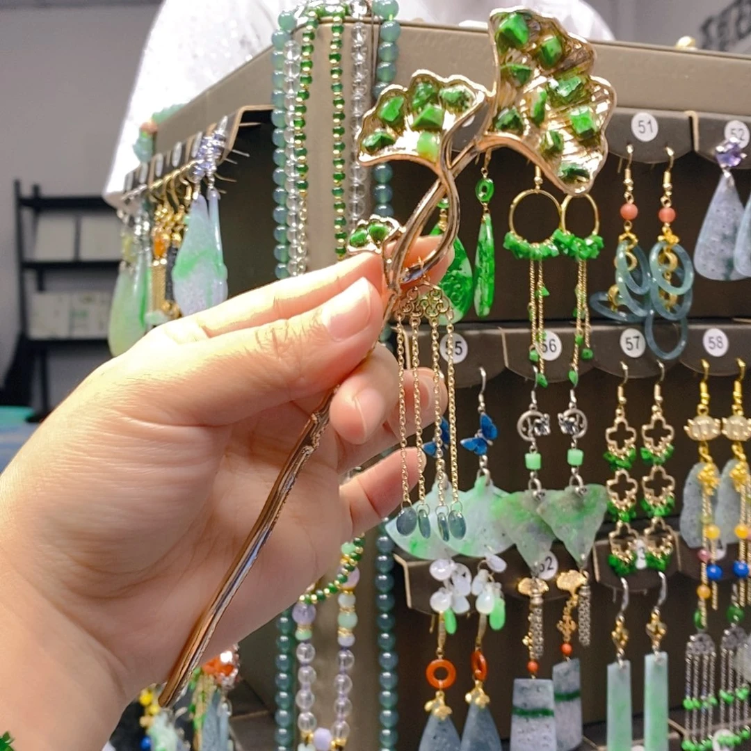 未镶嵌翡翠耳饰翡翠