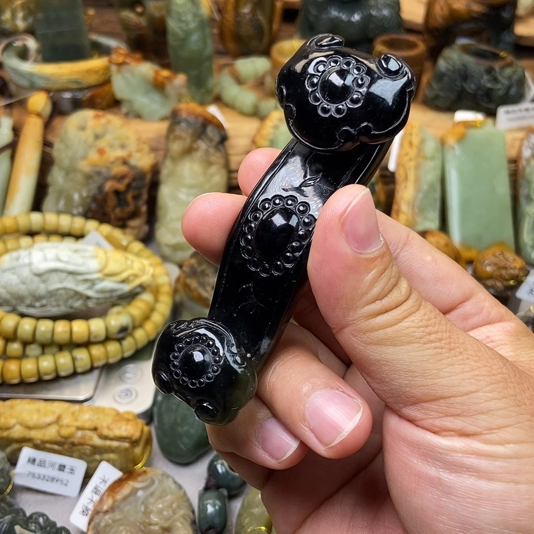 蛇纹石玉合金把件解**花