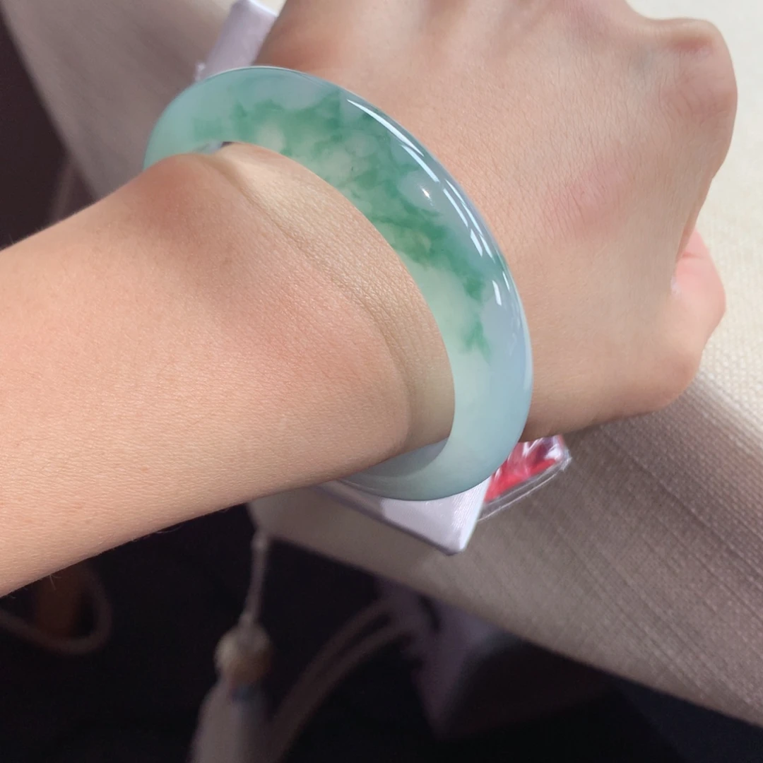 翡翠手镯未镶嵌12号画心推荐