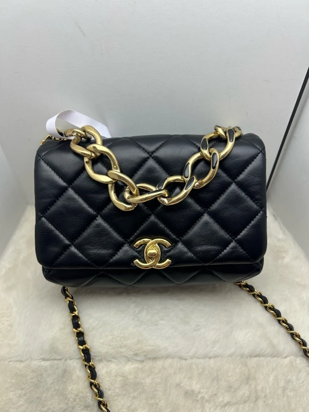 99新 Chanel/香奈儿 22a黑金手提方胖子斜挎包（芯片05）