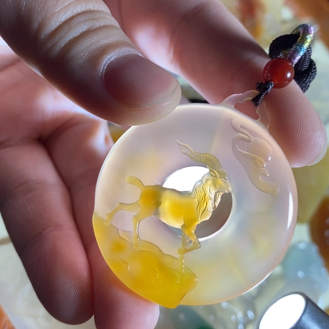 玛瑙/玉髓未镶嵌颈饰玛瑙羊牌