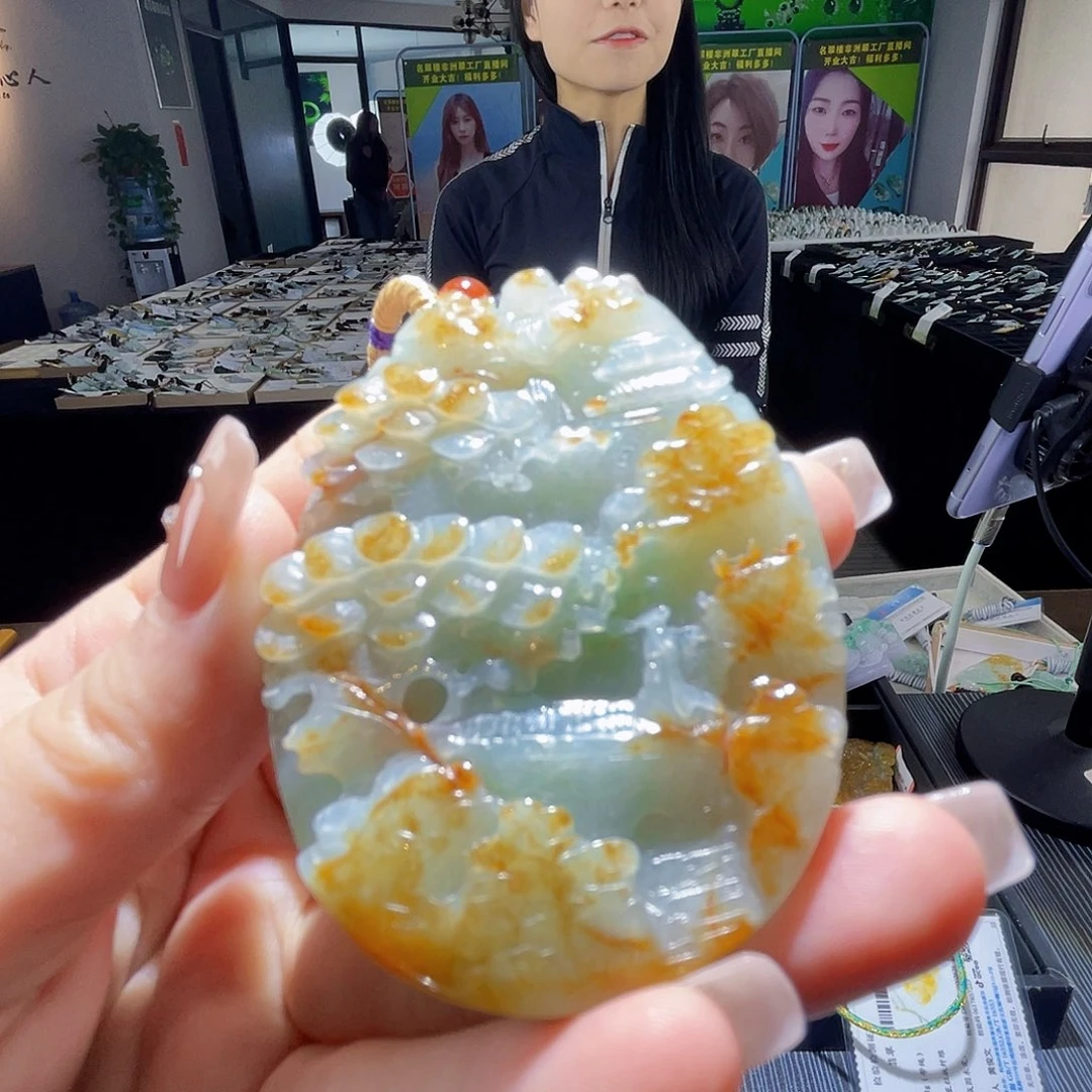 颈饰未镶嵌翡翠一个