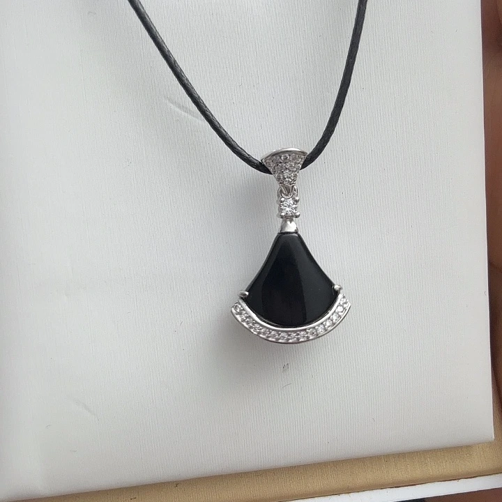 玛瑙/玉髓银S925镶嵌颈饰