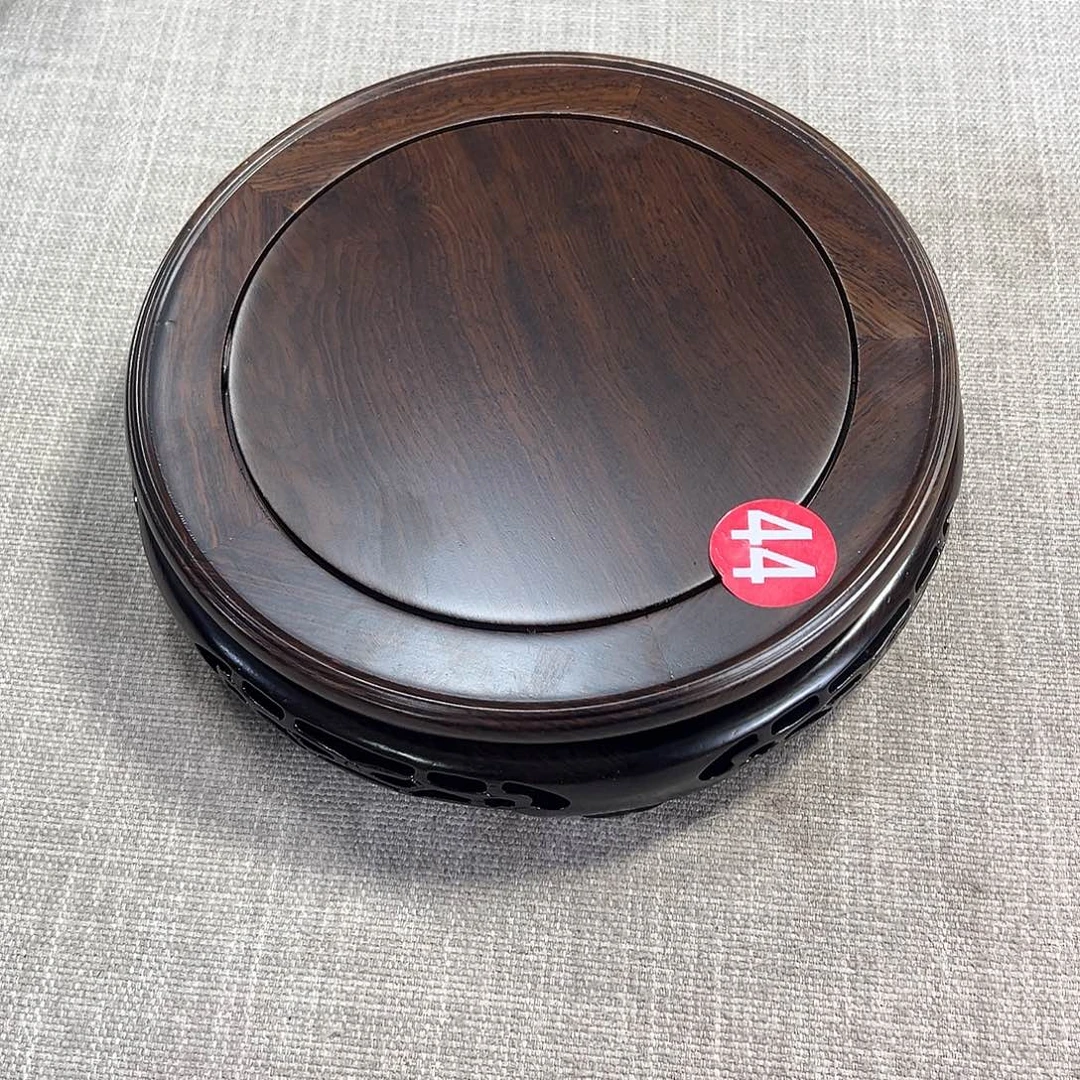 雲***店红木底座精雕工艺品