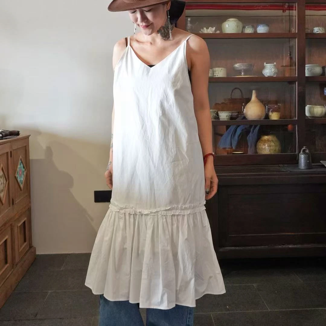 51033度假风吊带连衣裙纯色显瘦