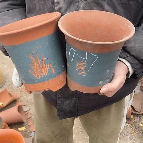 紫砂中国宜兴紫砂花盆？