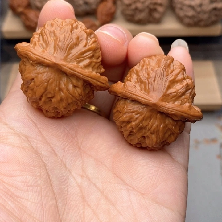 把件核桃文玩核桃瓷娃娃