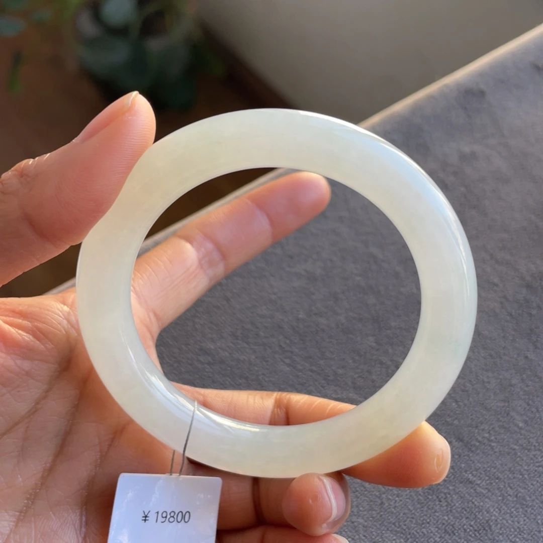 翡翠未镶嵌手镯冰透