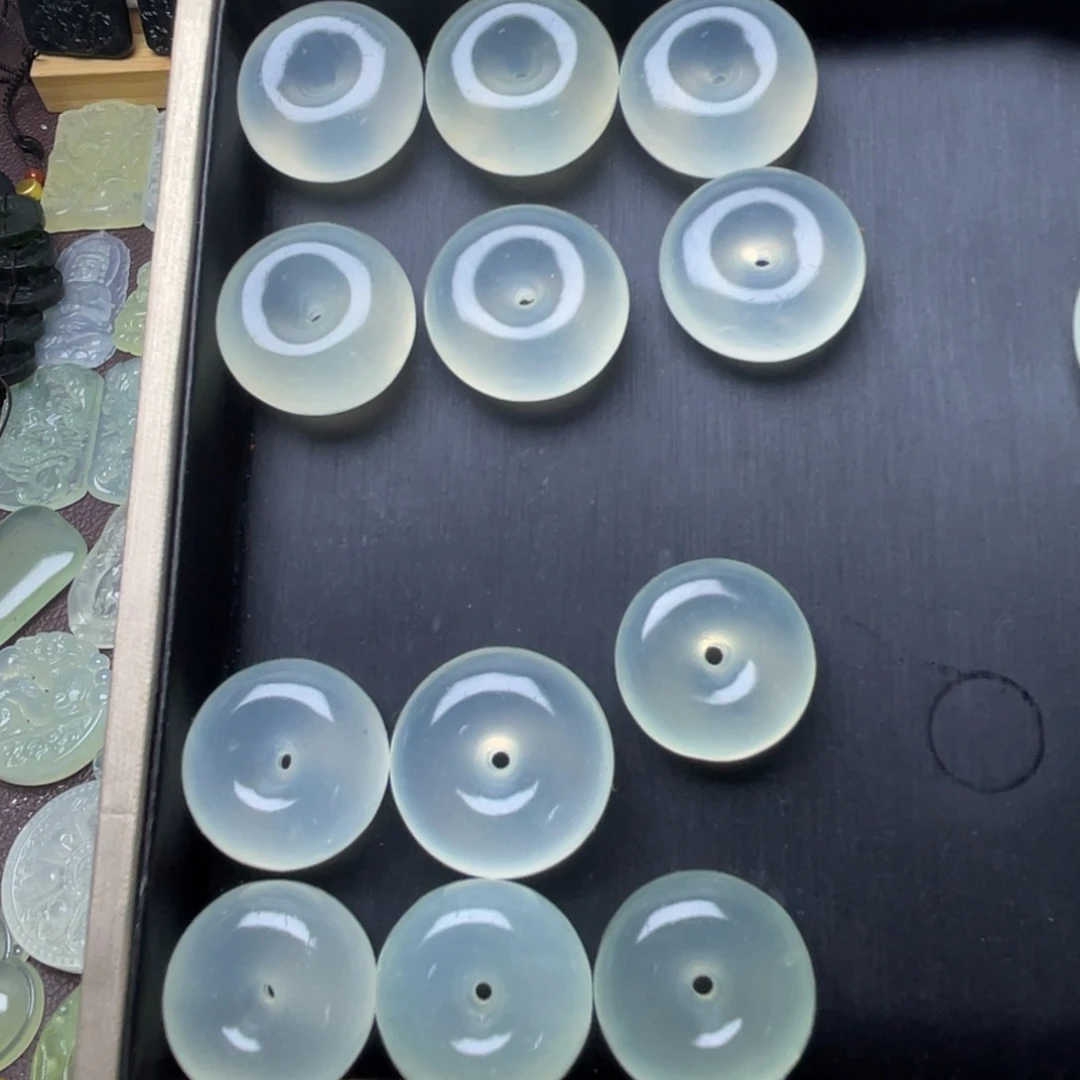 未镶嵌蛇纹石玉颈饰任选一个