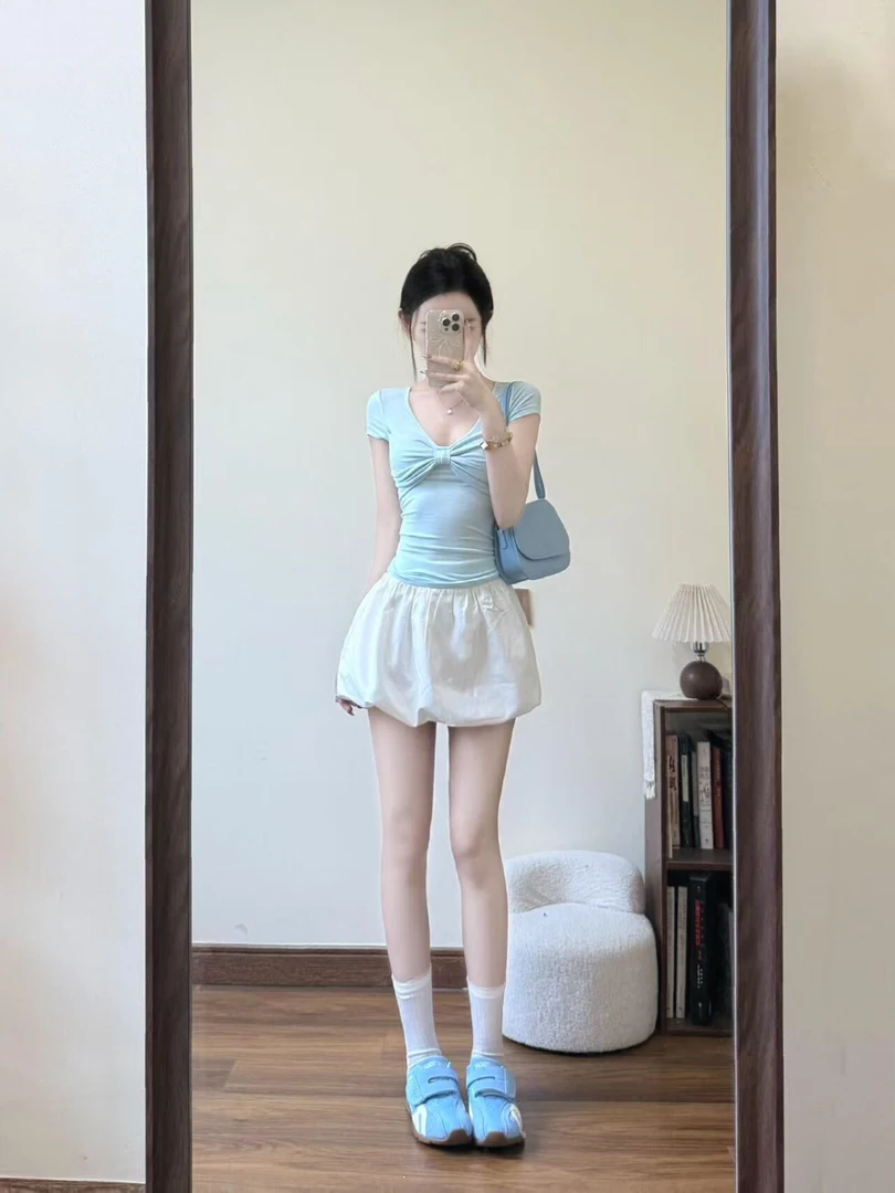 后背镂空蕾丝短袖t恤女设计感小众夏季纯欲辣妹掐腰上衣短裙套装
