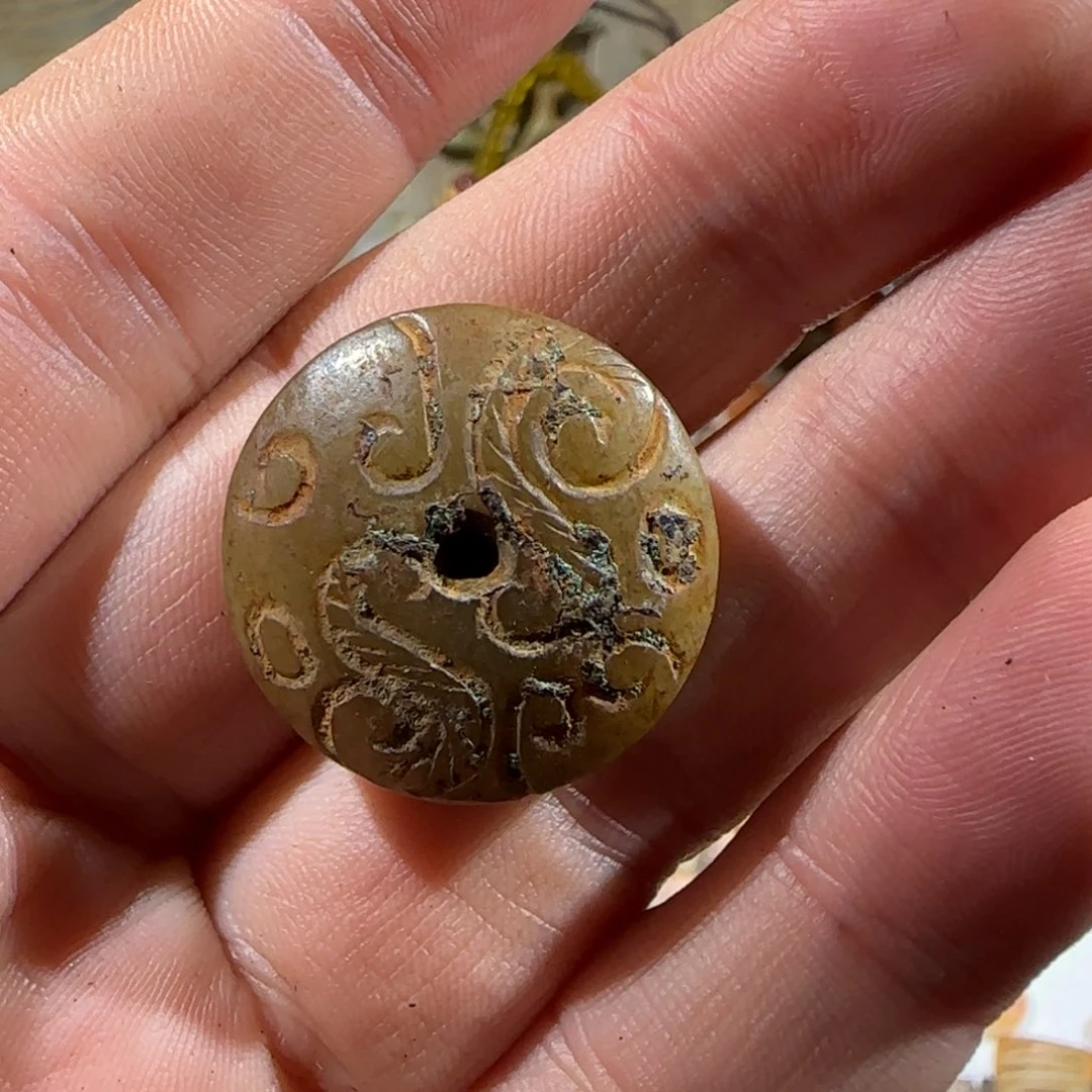 用***2和田玉（糖玉）未镶嵌颈饰