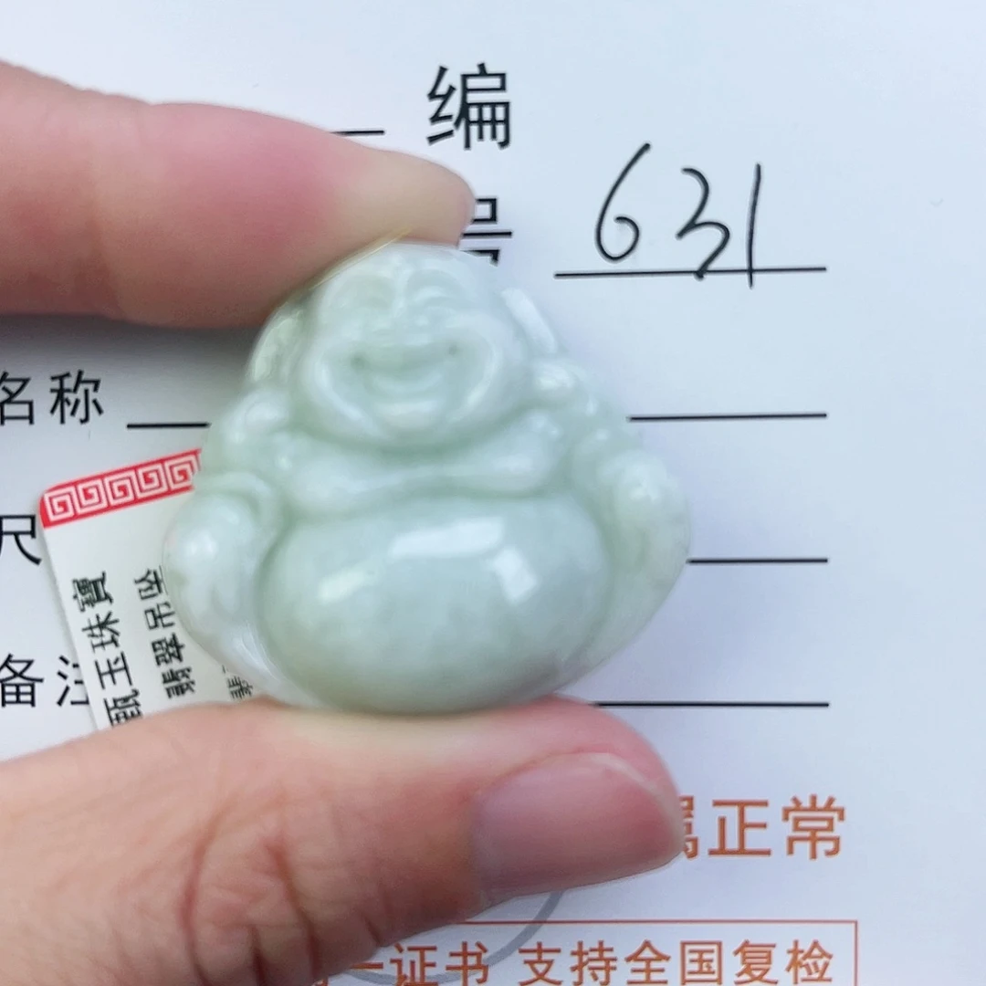 翡翠颈饰未镶嵌佛公微瑕