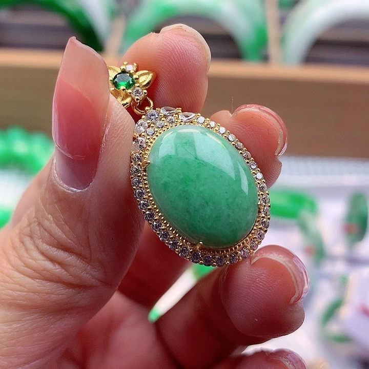 翡翠颈饰银S925镶嵌翡翠