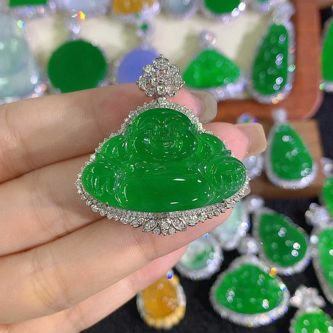 颈饰18K金镶嵌翡翠佛公