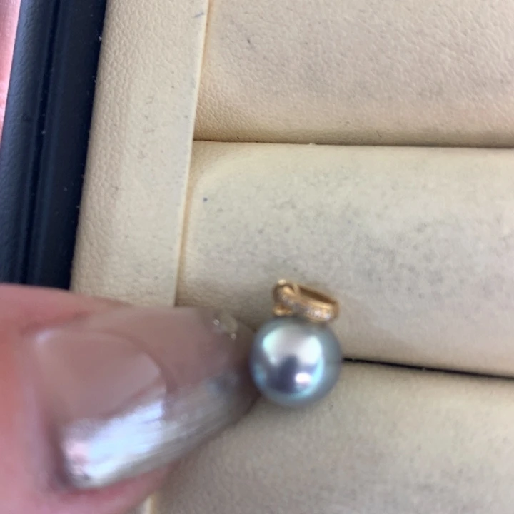 颈饰18K金镶嵌海水珍珠