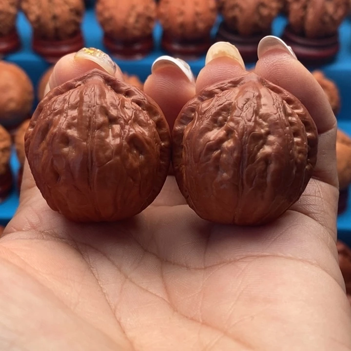 核桃精品文玩核桃手捻石虎