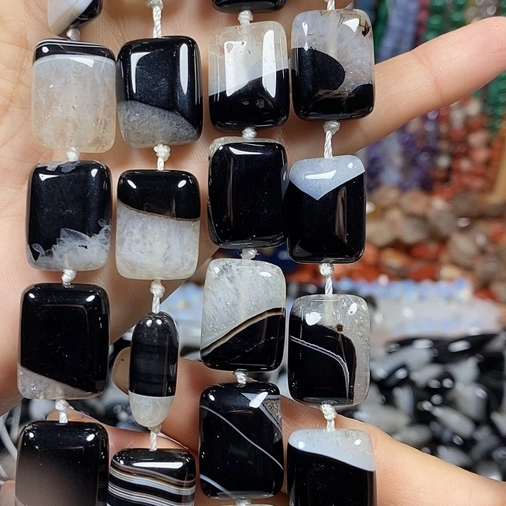 玛瑙/玉髓未镶嵌珠宝半成品玛瑙水晶共生卡15*20mm一条