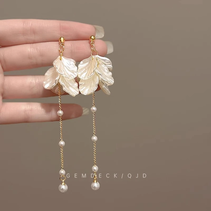 铜合金耳饰 白色花瓣流苏耳环女超仙长款链条耳钉温柔小清新耳饰