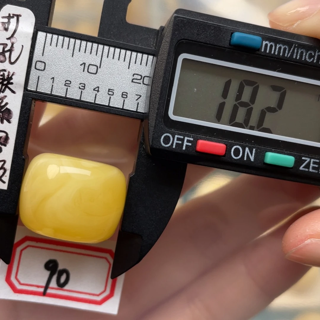 蜜蜡裸石未镶嵌1****腰蜜蜡