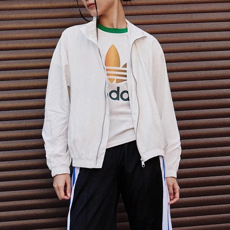 阿迪达斯~~三叶草女装2025春季新款休闲运动上衣宽松夹克IS2695