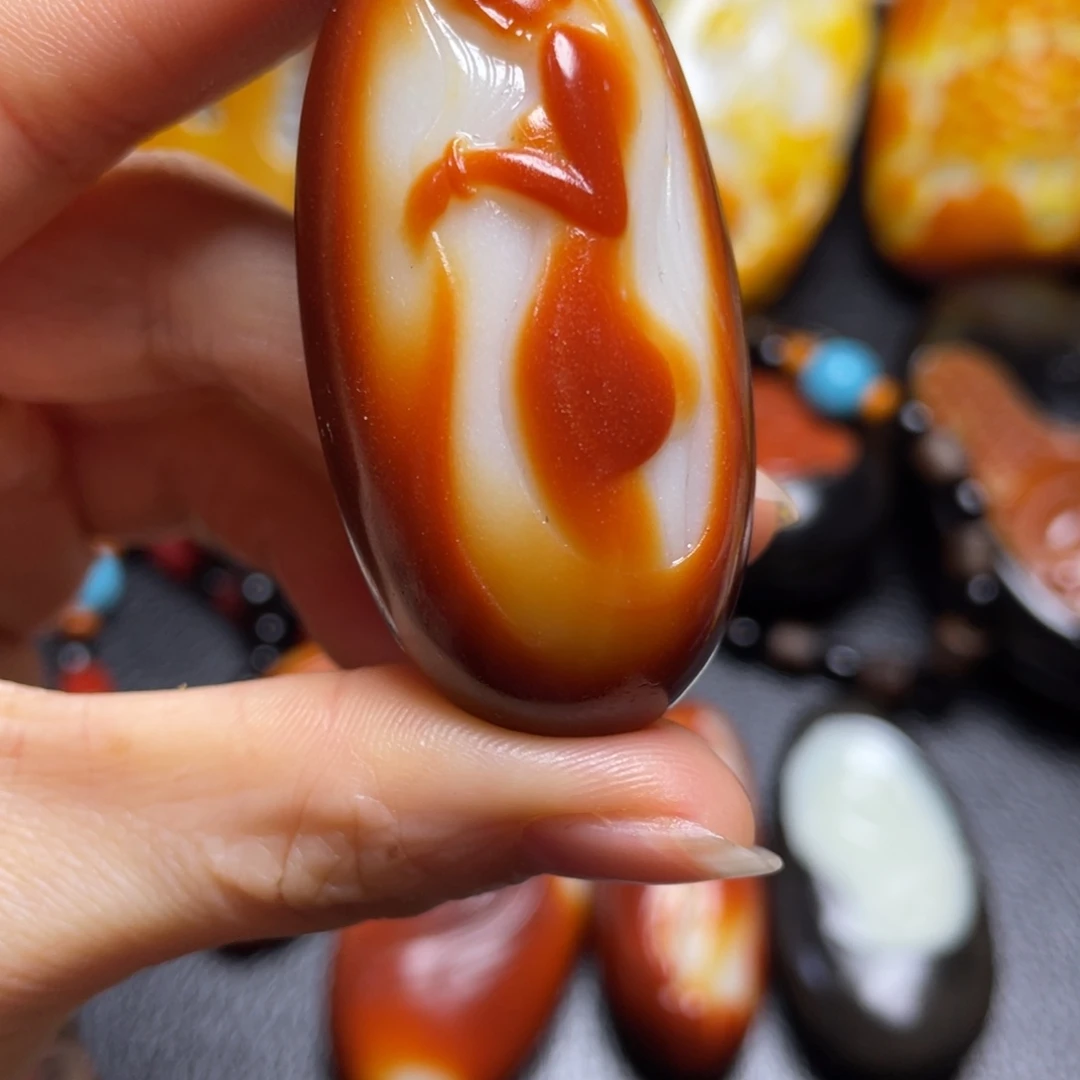 杭***化和田玉未镶嵌颈饰