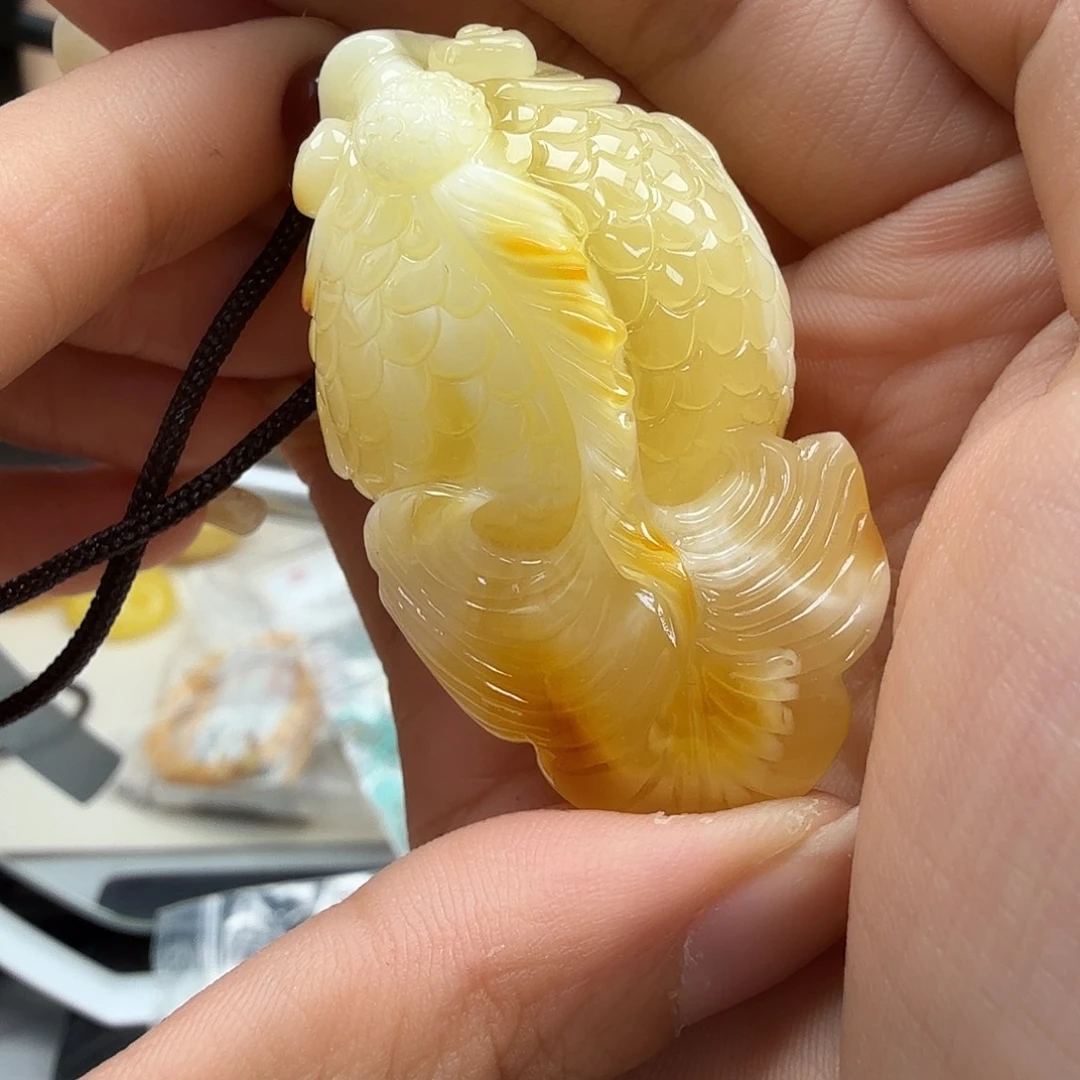 未镶嵌琥珀裸石你好