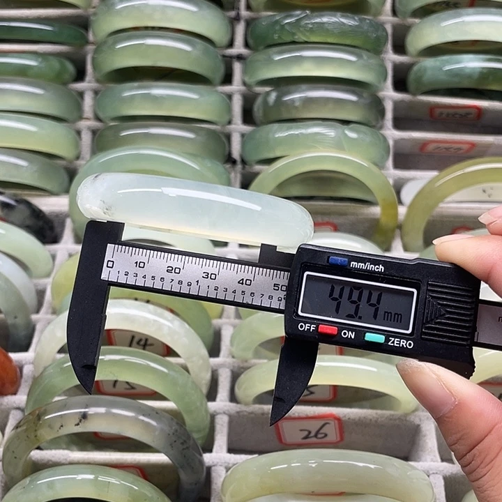未镶嵌蛇纹石玉手镯26