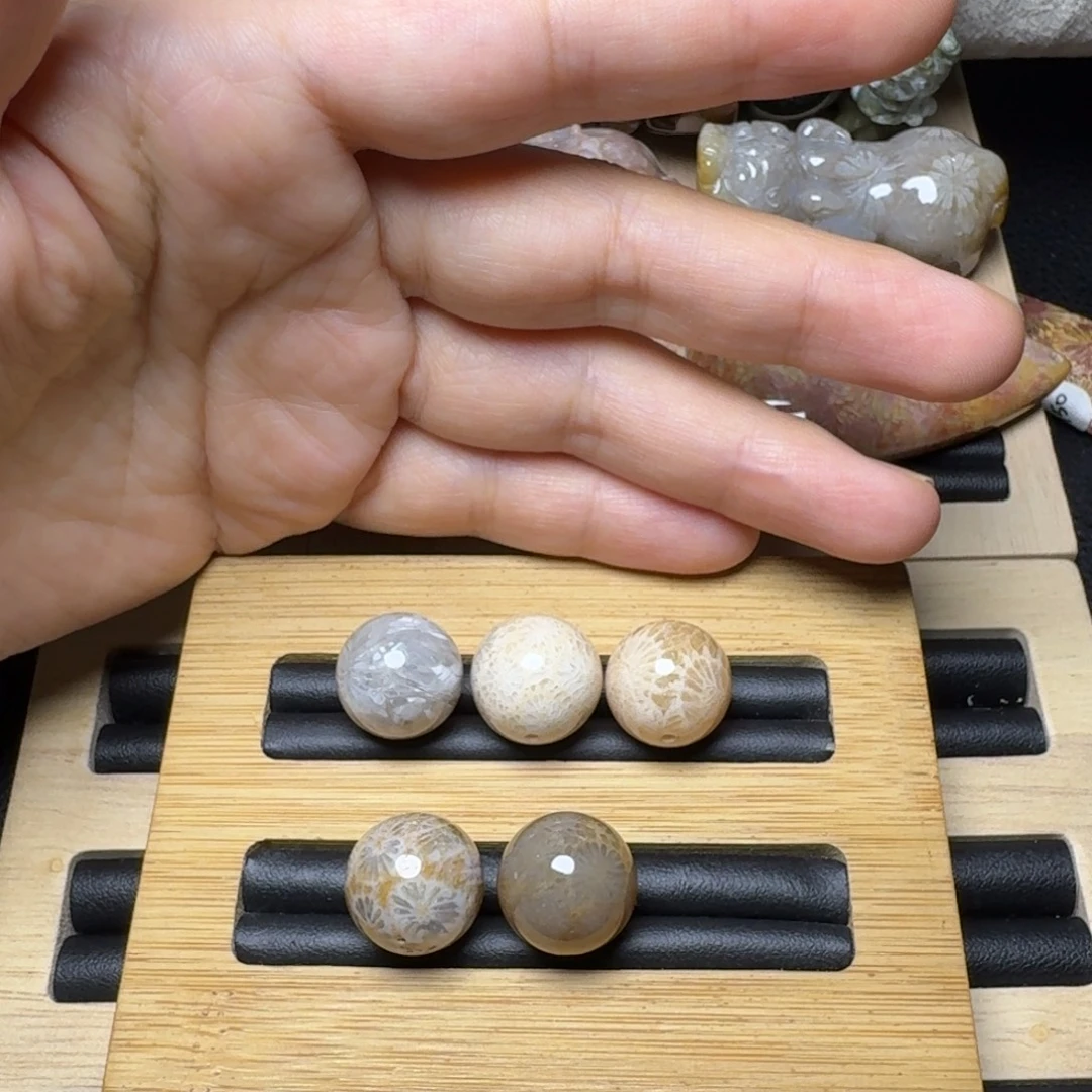 安****硅化玉未镶嵌15咪，10，5颗