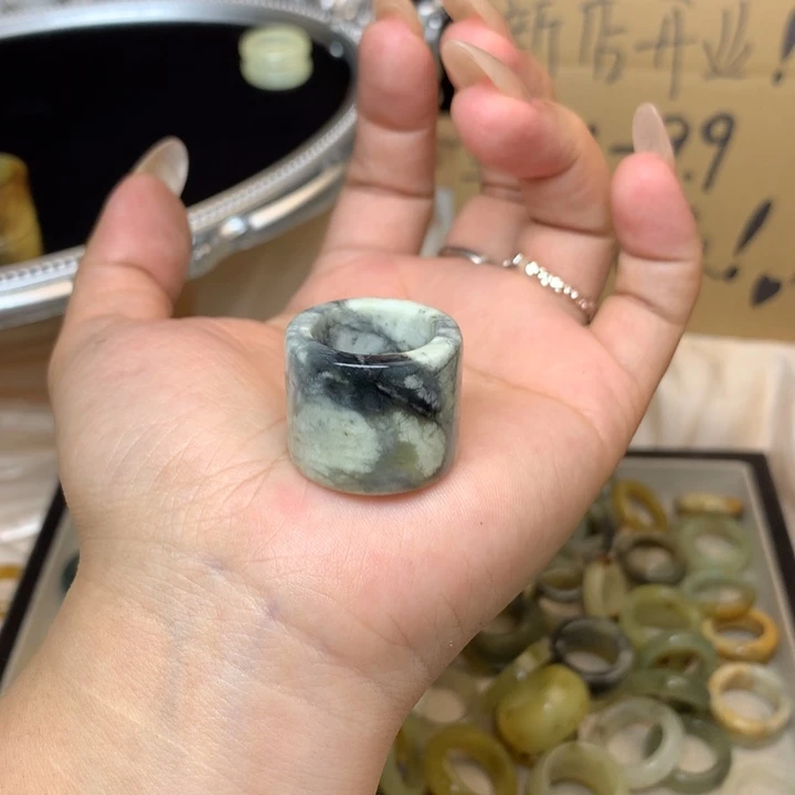 灯***合金蛇纹石玉戒指