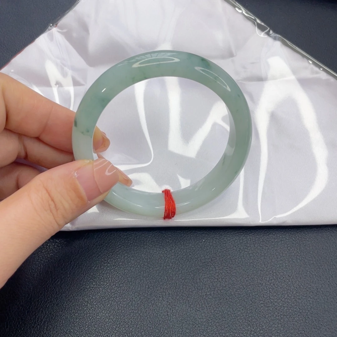 翡翠未镶嵌手镯冰飘花