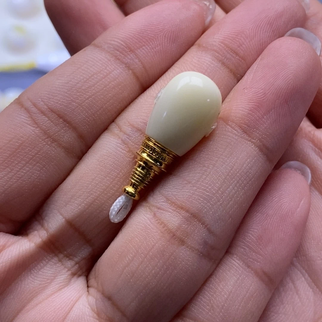 未镶嵌琥珀珠宝奇石烈*