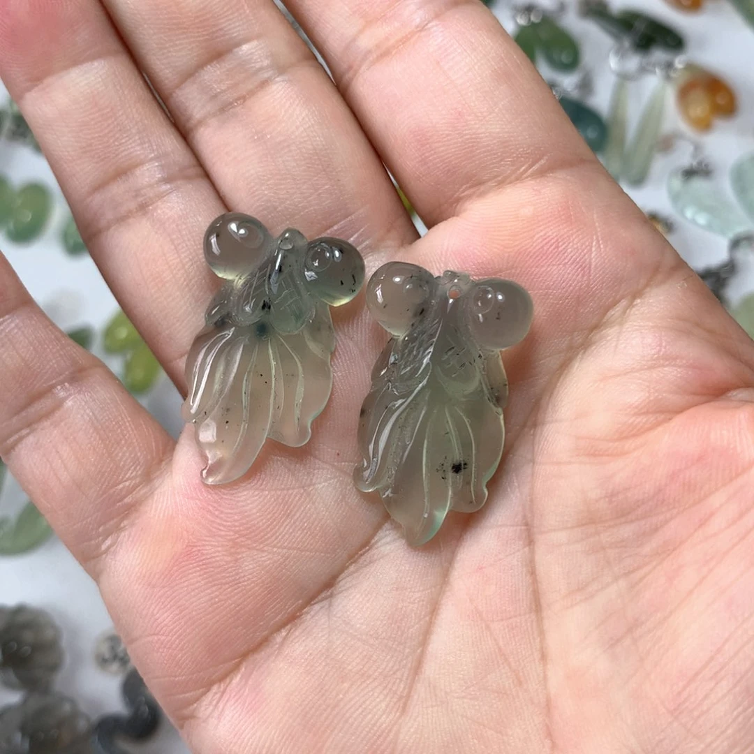 樱***漫蛇纹石玉未镶嵌耳环