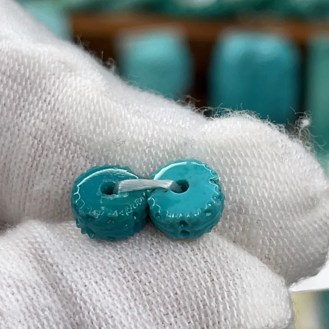 绿松石未镶嵌挂件