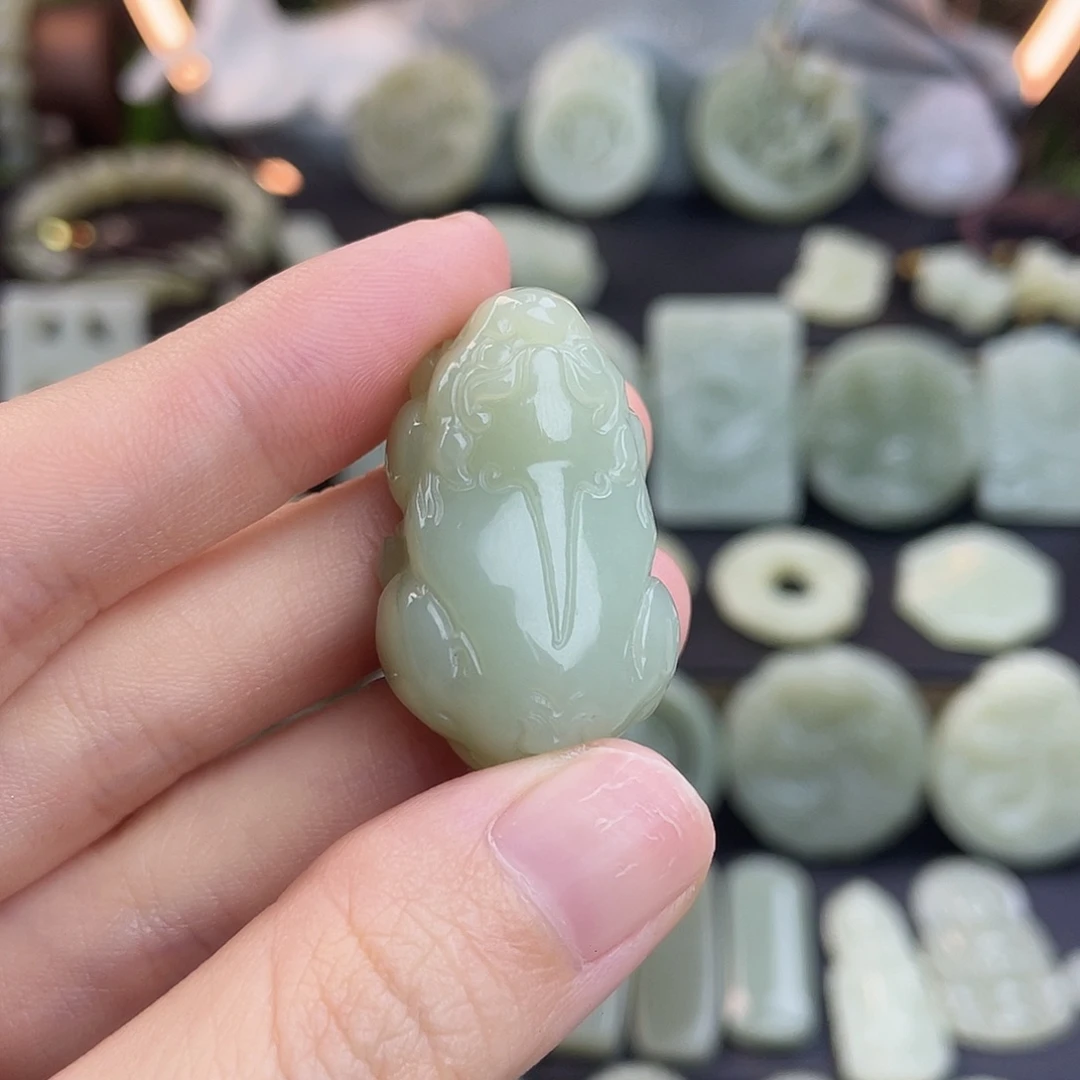 和田玉未镶嵌颈饰