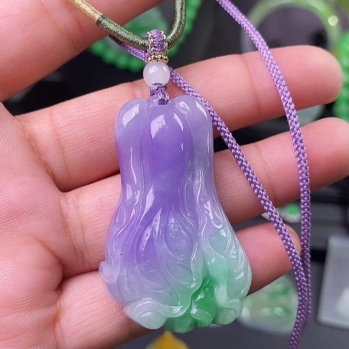 翡翠未镶嵌吊坠(赠链)