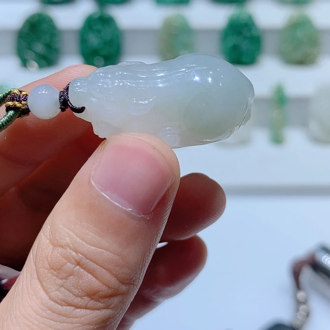 独山玉未镶嵌吊坠