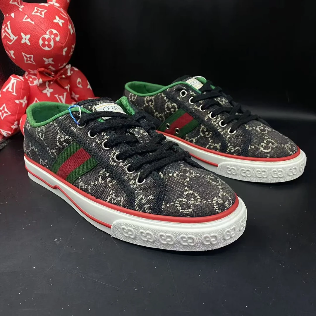 95新 GUCCI/古驰 【AO特惠】40.5欧码 男士黑色帆布1977板鞋uu111