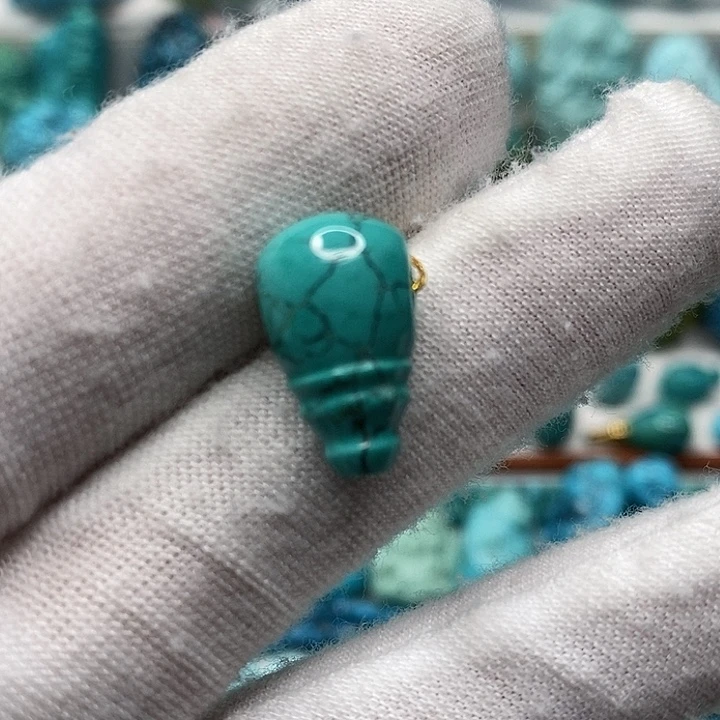 拱***乐绿松石未镶嵌天然原矿 地大质检