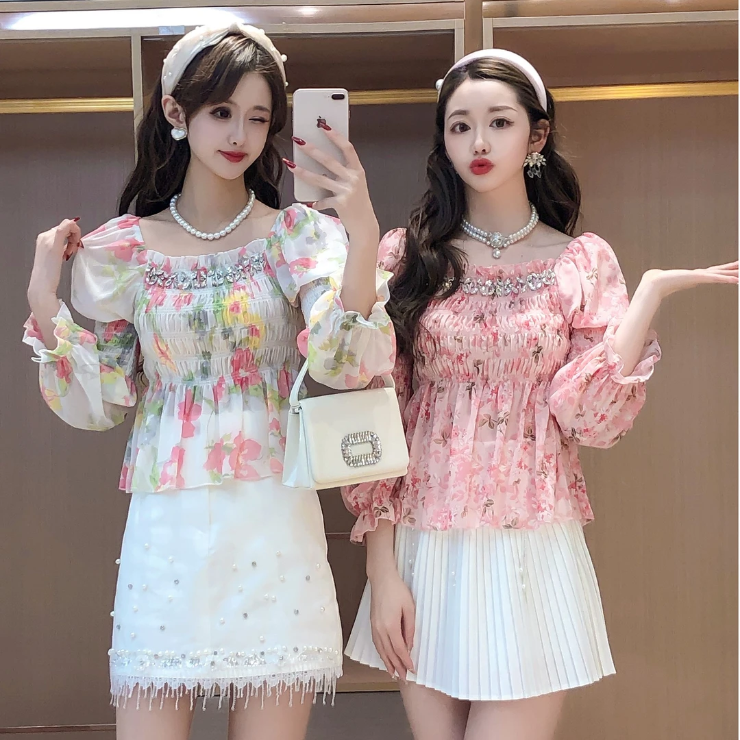 艾日秀2025夏复古洋气小清新印花水钻一字肩褶皱修身上衣女E9685