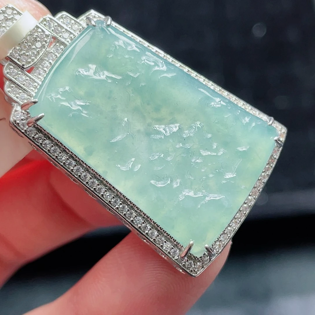 翡翠颈饰未镶嵌1，