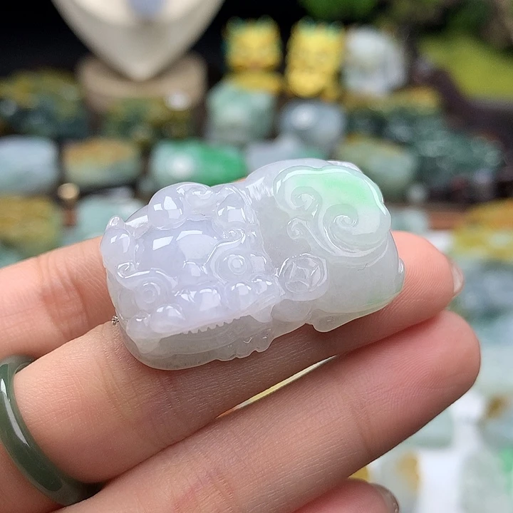 翡翠未镶嵌颈饰貔貅25