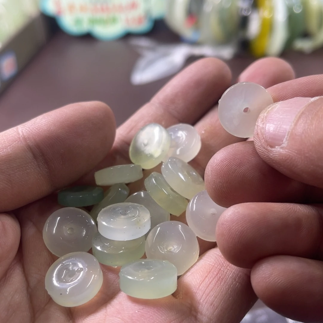 未镶嵌蛇纹石玉手链